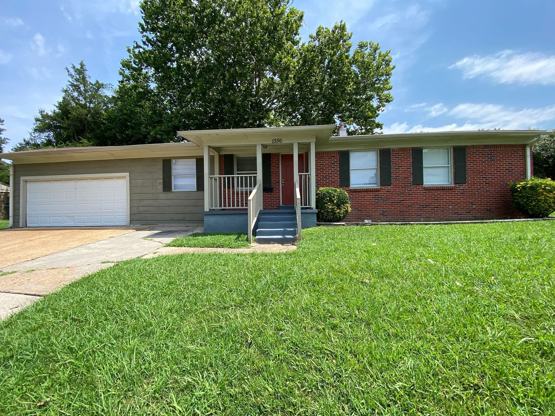 1356 S White Station Rd, Memphis, TN