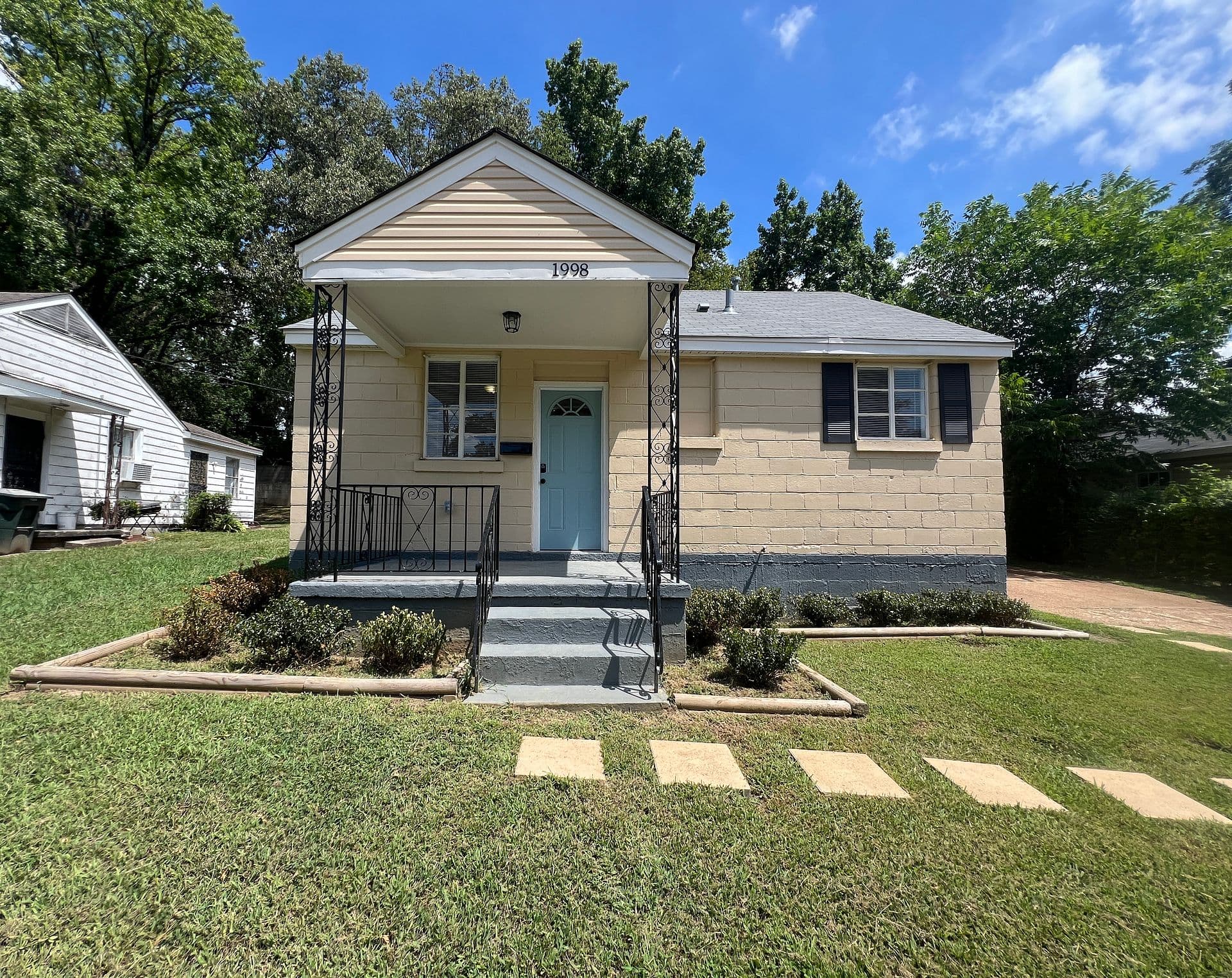 1998 N Dianne Cir, Memphis, TN