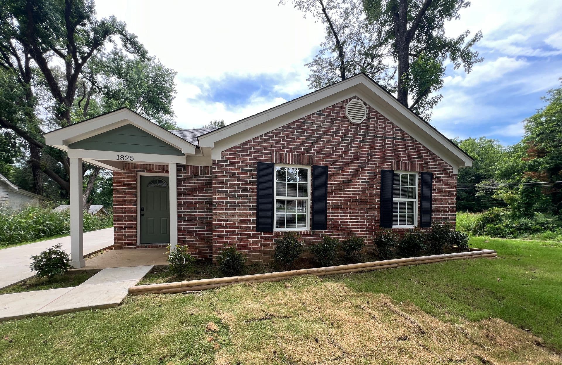 1825 The Oaks Ave, Memphis, TN