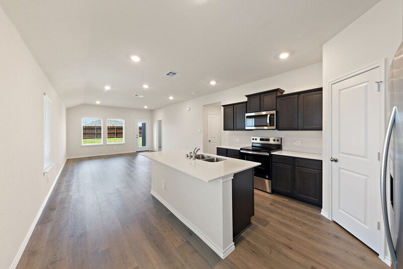 6212 Shearwater Rd - Living Room